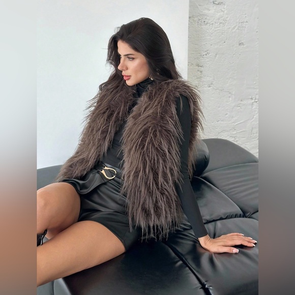 Jackets & Blazers - Luxury Vintage-Inspired Chocolate Brown Faux Fur Vest | Old Money Aesthetic